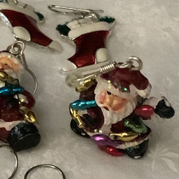 Vintage Christmas Earrings - Picture 11 of 14